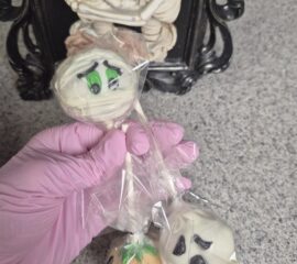 Custom Cake Pops